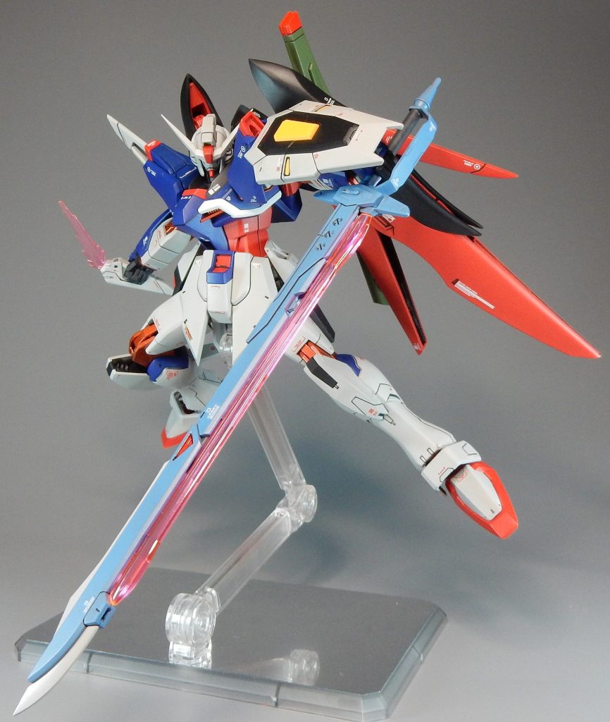 フラッシュエッジ２ビームブーメランフラッシュエッジは先端部にプラ片を付け足し、延長・シャープ化。また、キットそのままだと穴が開いていた部分はエポキシパテで埋めました。ビームのエフェクトも塗装すればよかったと後悔しています。