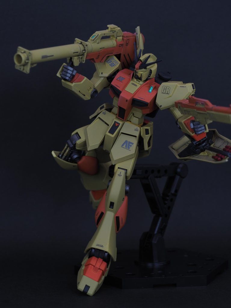 でもνガンダムってバズーカ手でもって撃ってるイメージない気がする。