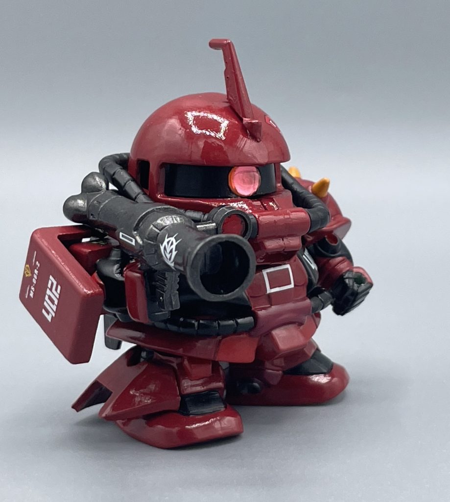 ザクバズーカ　　個人的に気に入っている、シールドのデカール部分を見てもらいたくて、この角度で撮影しました(笑)