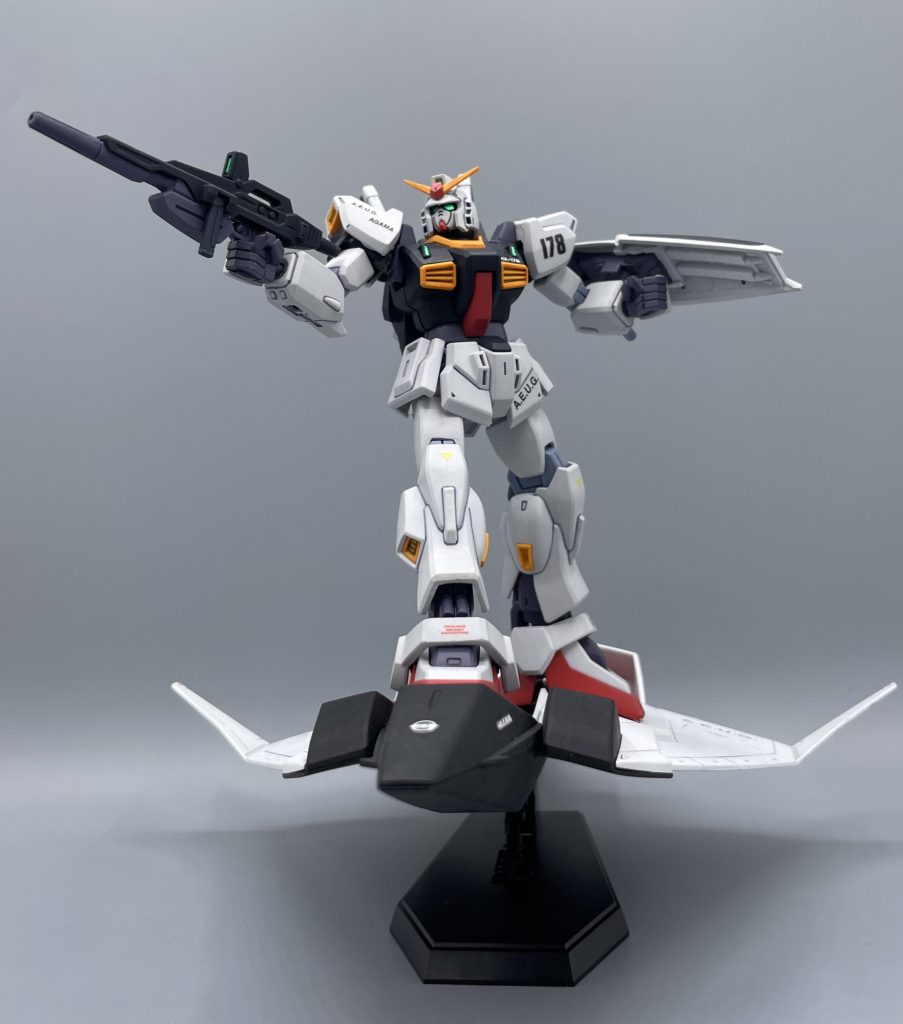 抵抗すると無駄死にをするだけだって…なんで分からないんだ！！　大気圏を突破し、ジャブローに降下してもフライングアーマーは大活躍します。ジャブローの運河をまるでサーフボードのように滑走する様は、”ウェイブライダー”の名にふさわしいものでした。★マークトゥーはこちら↓↓(*'▽')♪♪https://gumpla.jp/hg/2099633 