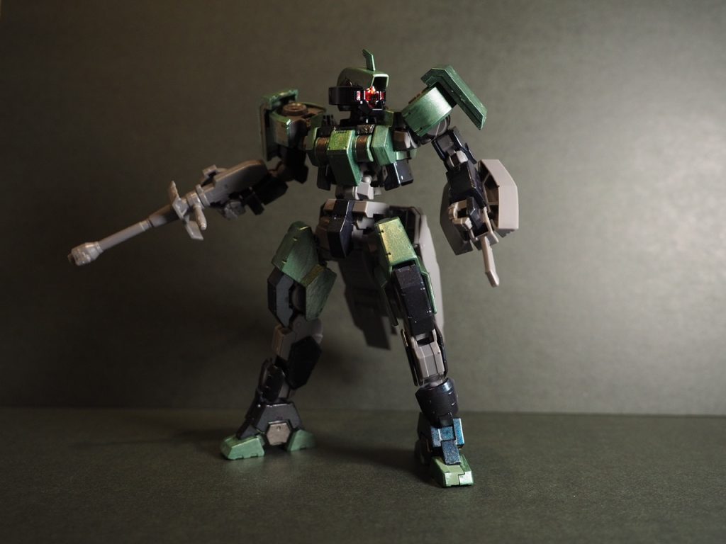 こちらはフレーム塗装前。