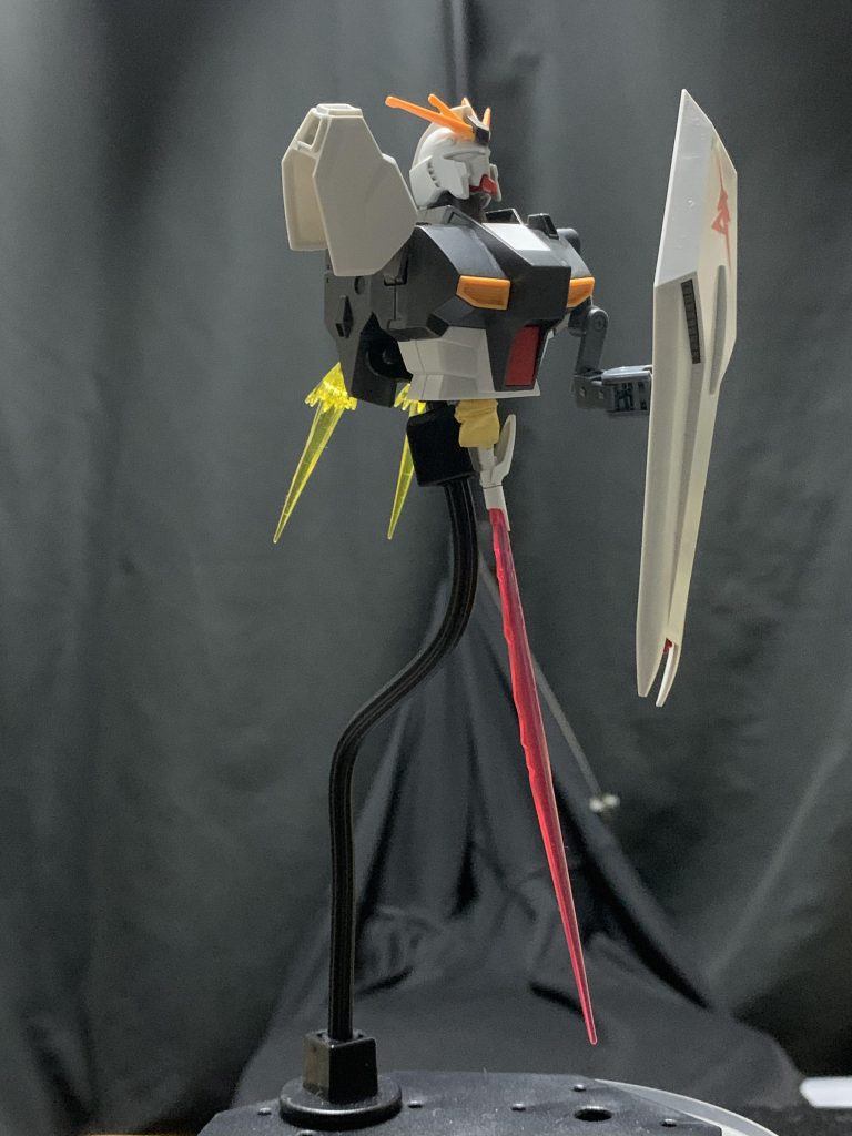 「オクトバーさん！なんなんですか！これは！？全然建造が進んでないじゃないですか！？」「そんな急に『俺のニューガンダムコンテスト』に出すって言われても困ります！1ヶ月前に言うなんて間に合うわけないじゃないですか💢」「困ったわ…これじゃアムロやブライトさんに怒られてしまう…」