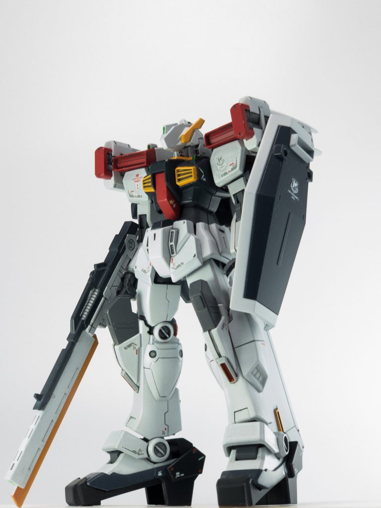 デカールはRGνガンダムの物を使用