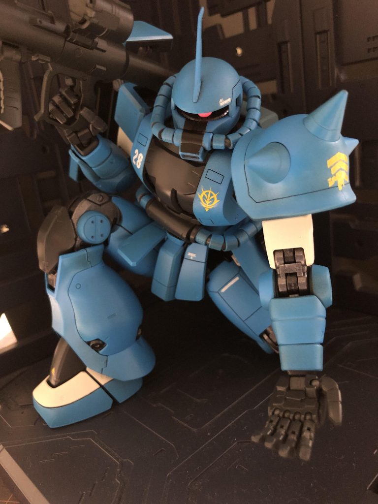 お決まりのザクポーズ！