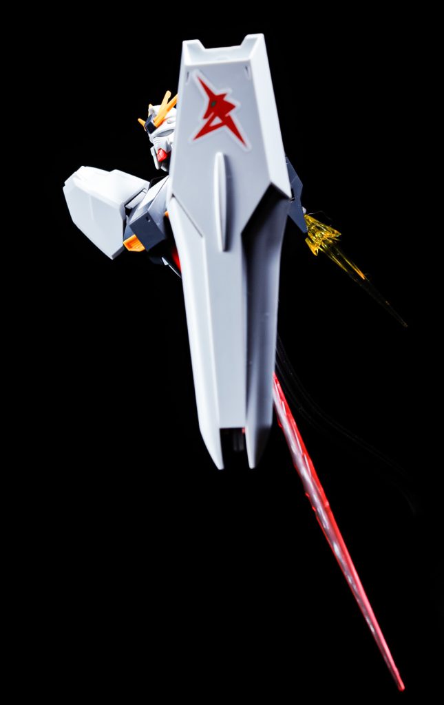 「シャア！アクシズを落とすなどやらせるかっ！」「むむっ！アムロめ、やはり私の敵となるか！　…な、何っ！」(￣◇￣;)