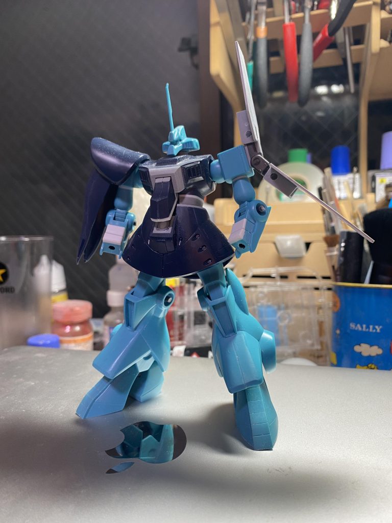 腰と腹パーツを別パーツ化し腕を少し盛りました。