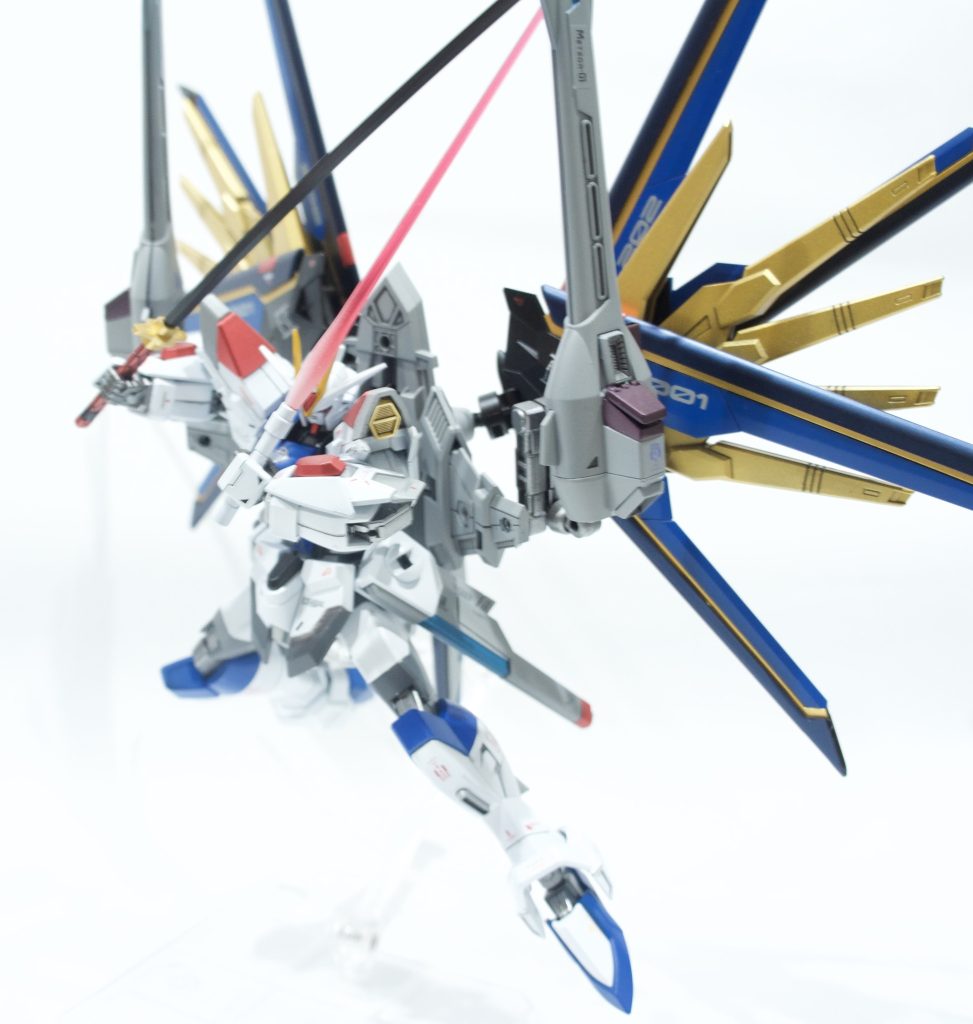 あのお馴染みのポーズはちょいと難しいですが新機構のおかげでそれなりには再現出来ました_:(´ཀ`」 ∠):にしてもSEEDアクションシステムはほんとに素晴らしいの一言です!!