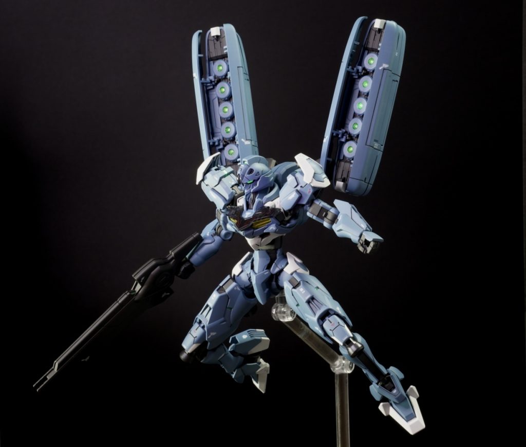 この作品は制作代行品となります。自分では買わないであろうプレバンの商品を制作できて楽しかったです！このカラーリングはカッコよすぎます！これまでにこのカラーリングにてディランザ、ルブリスウルと作りましたがどれもお気に入りです！