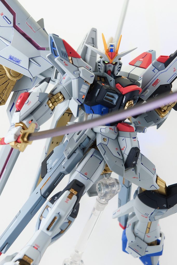 可動が優秀ですね。撮影中にあちこち塗装が剥がれましたが…;_;