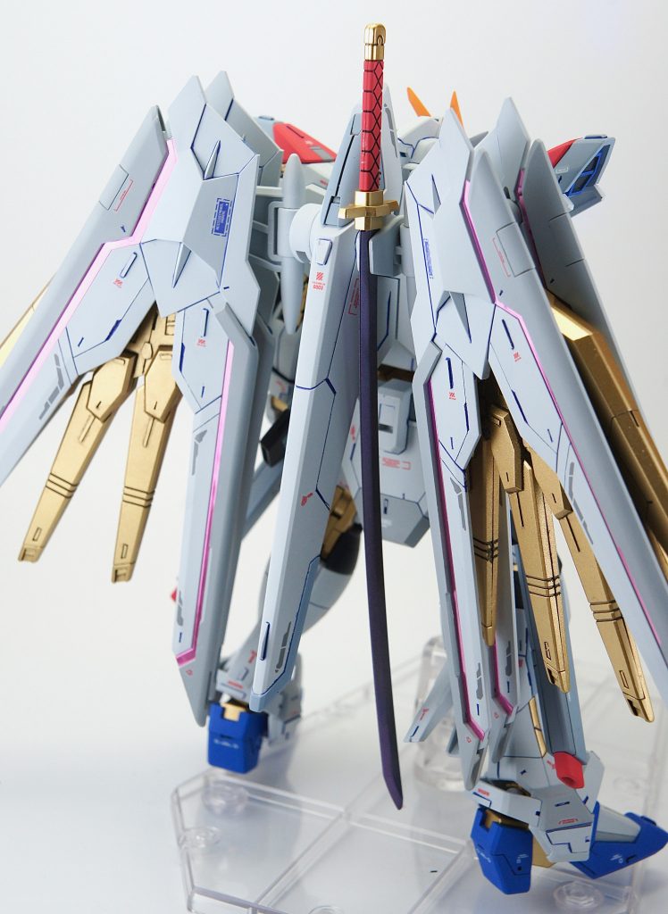 バックショット。ウイングのピンクは、付属シールの質感が綺麗だったので、そのまま使いました。