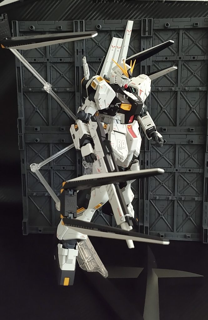 作りはじめてから、いつの間にか三ヶ月以上経っていました。屋外塗装派なので梅雨や台風の影響、パーツが破損して買い直した部品待ちのロスタイムもありましたが、丁寧にじっくりと制作を楽しむ事ができました。最後までご覧頂きまして、ありがとうございました😀