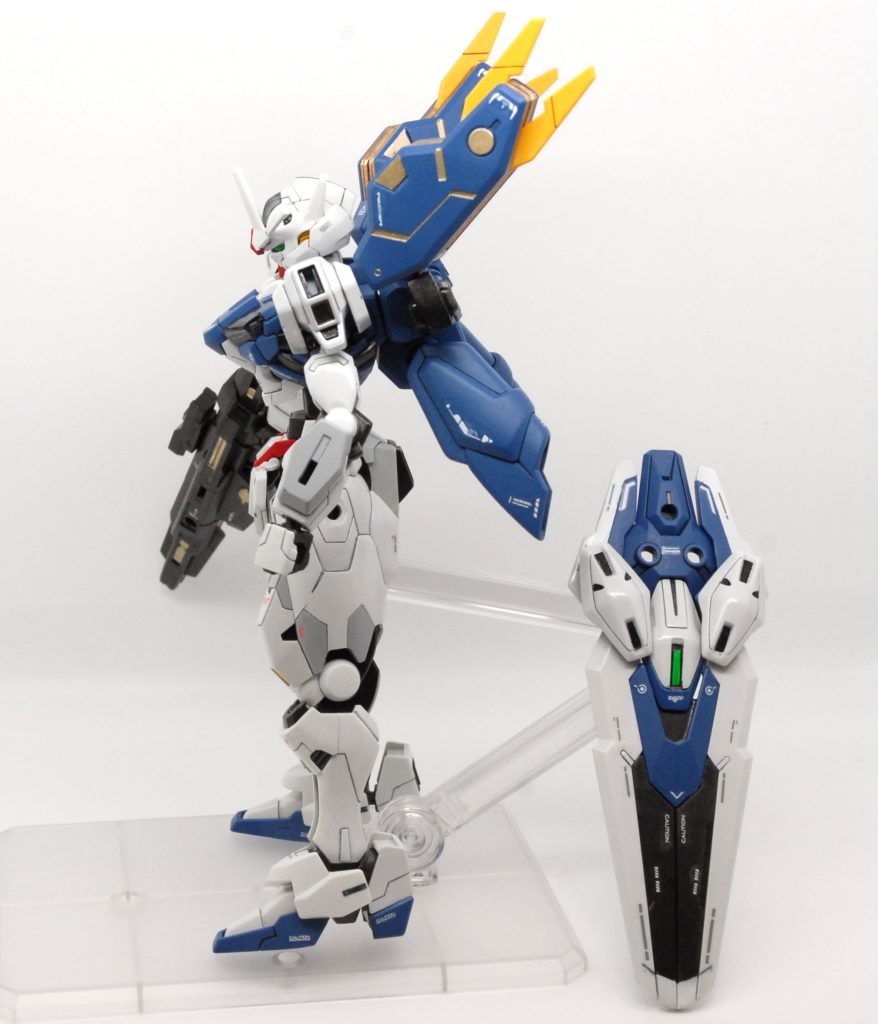 側面。太もも部はグレーで塗分けしました。