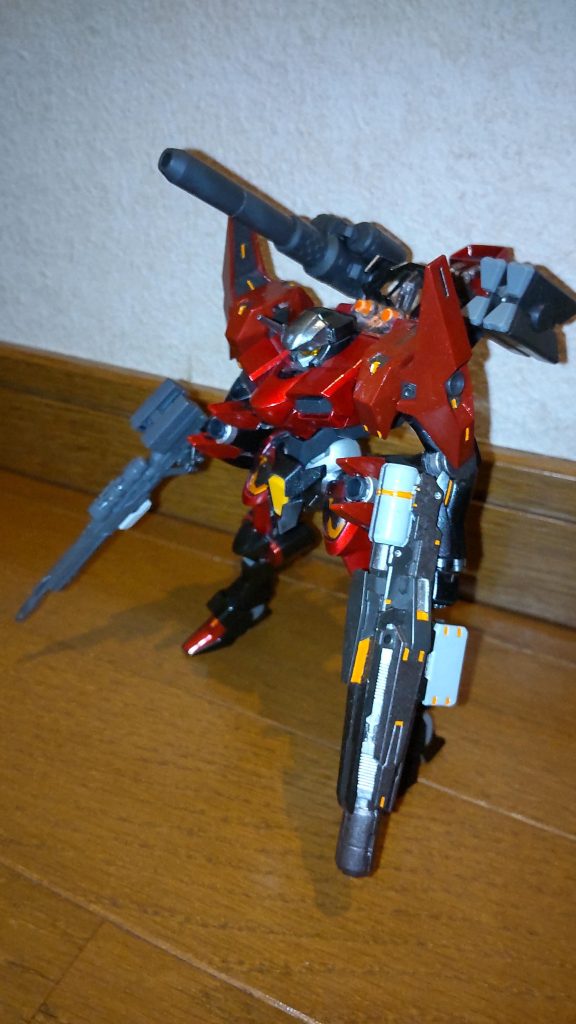 背部コアは展開可能。プラ板とプラパイプで作りました。製作中のやつは多分投稿してたはず。