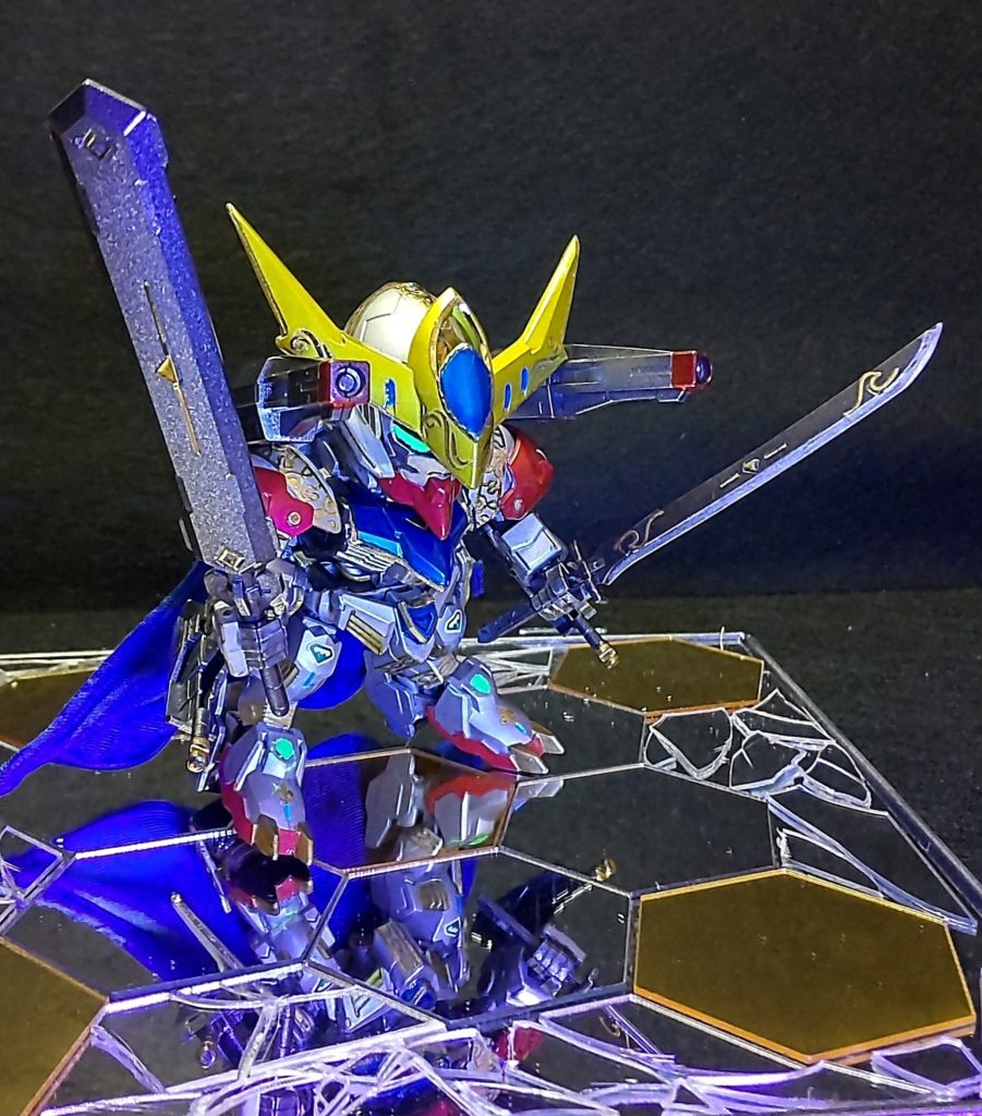 二刀流!付属のソードメイス&太刀。両肩にはオプションパーツセットのショートバレルキャノンを装備。武器系はグレーサフ→ガンメタ。蛍光塗料にも初挑戦。ビコーン!雰囲気が出ますねー。目も鋭く細く加工。