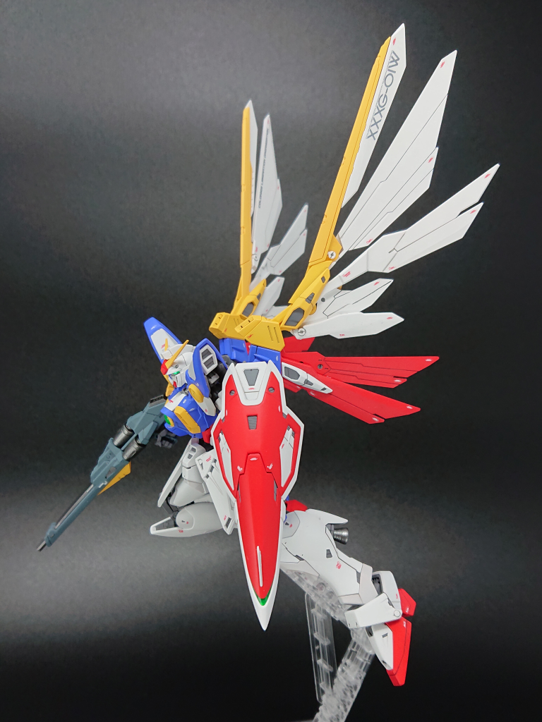 小さめの機体ですが、ウイングを広げると中々のボリュームです。