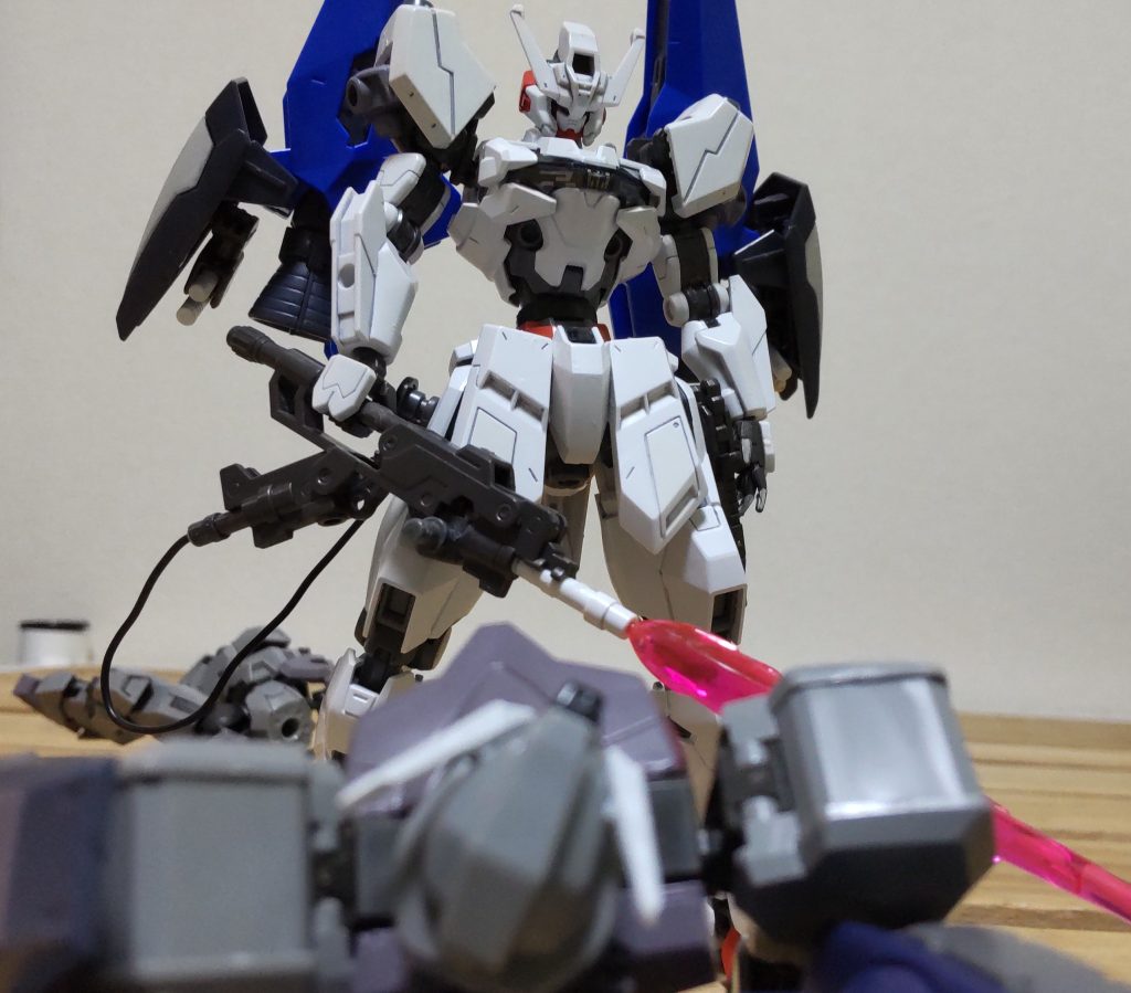 ガンヴォルヴァと最近組んだんですが程良い量産機感があって遊びやすいキットでした