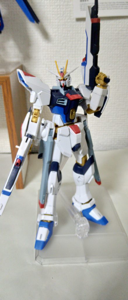 羽根を取った元のストフリです、これはこれで格好良い。