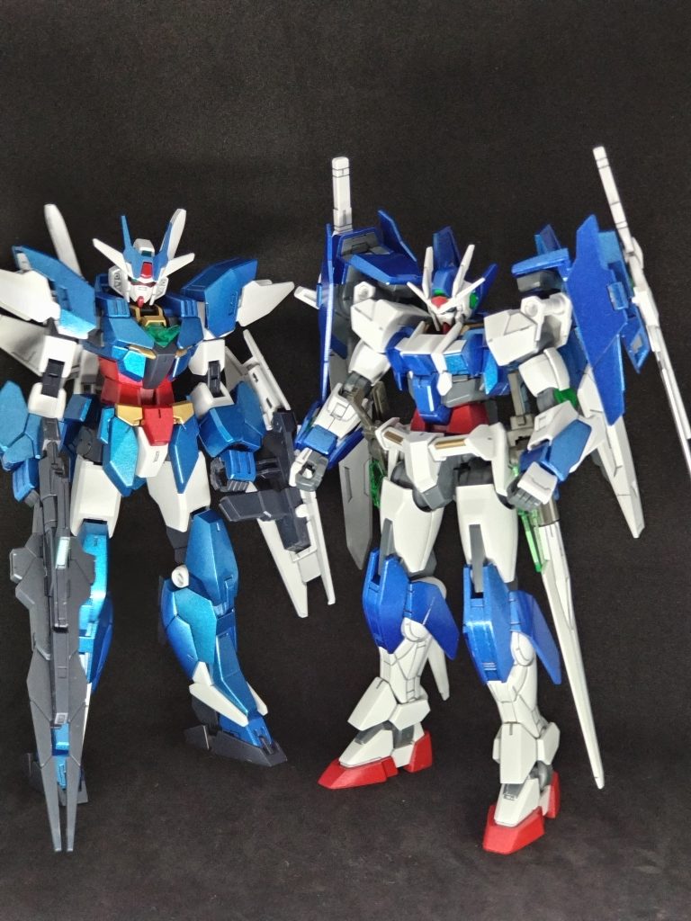 左　アースリィガンダム　(ビルドダイバーズ　リライズ)右　ダブルオーダイバーエース (ビルドダイバーズ)