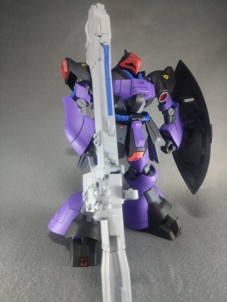 武装も一年戦争時のビームバズーカとゲルググの盾にしました。