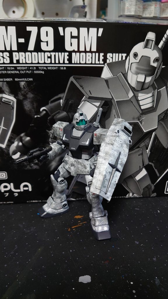 軽くポージング背景白黒だとホントに境界がわからないですね(^_^;)