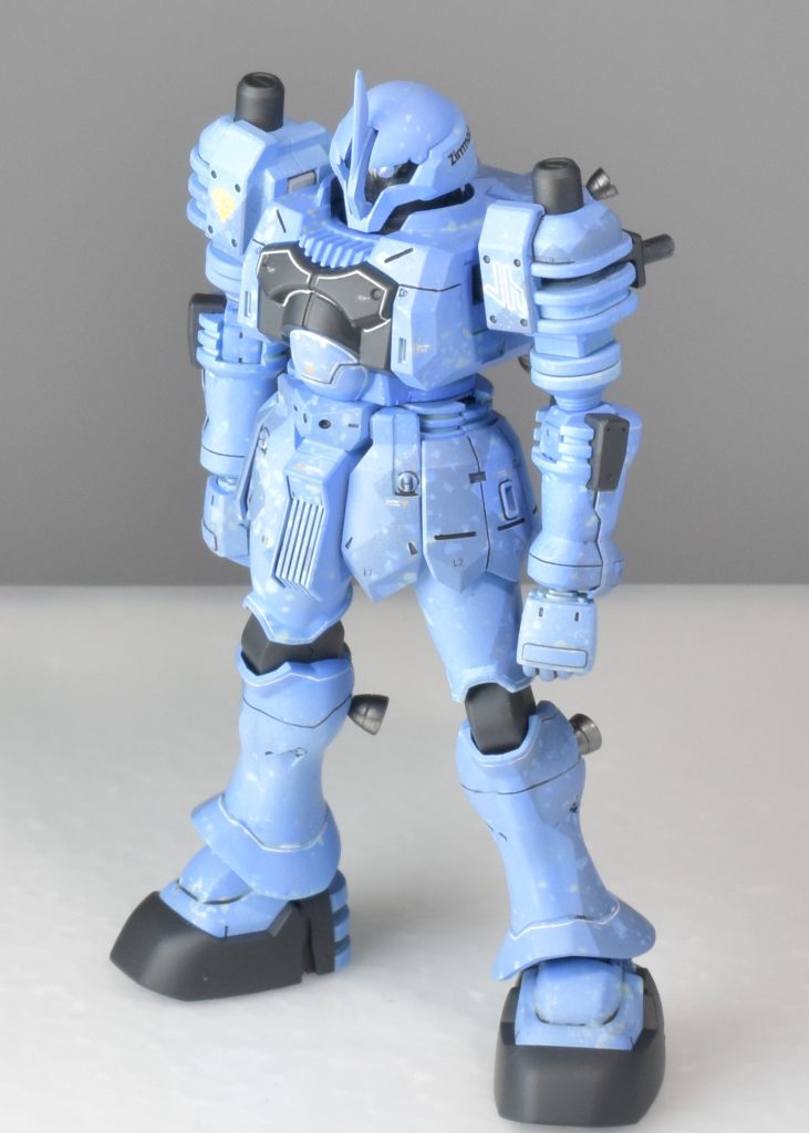 説明書にあるスプリッター迷彩+塩マスキングでのモットリング迷彩のような効果を狙ってみました。手前味噌ですが、なかなかイケてるんでは？と思っています