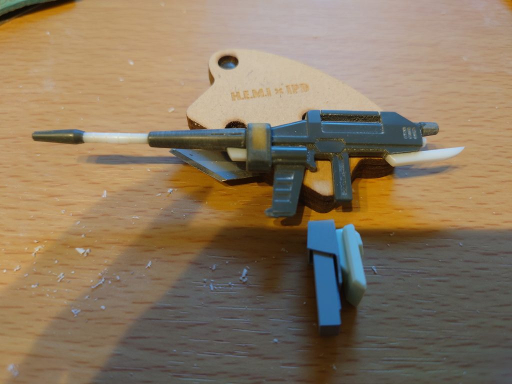 プロトタイプガンダム–4枚目/制作者：すん