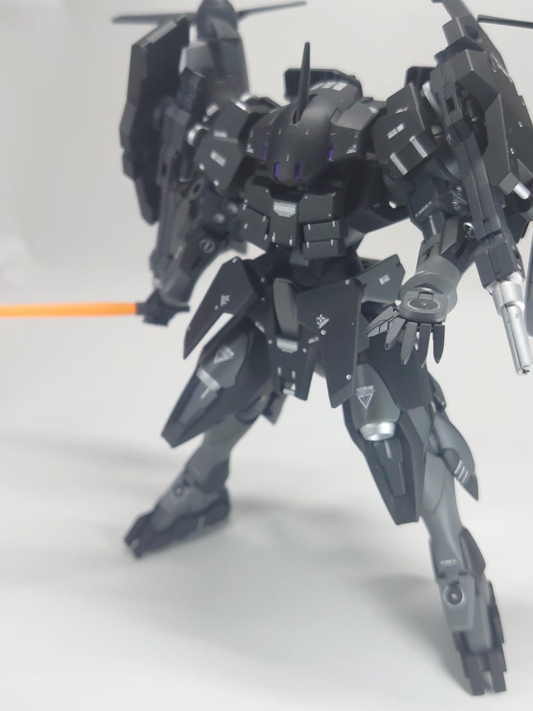 サーベルランチャー砲にもつけれます。