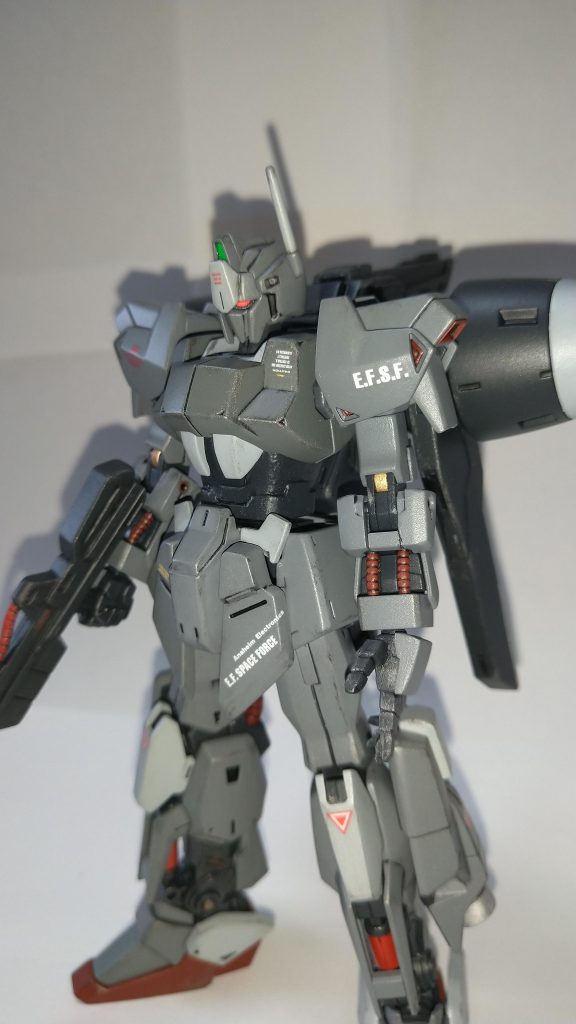 首の延長、胴の延長、ディテール追加等。バックパック、脚部スラスターはデミバ－で多少の改造しました。左手は30mmからです。 