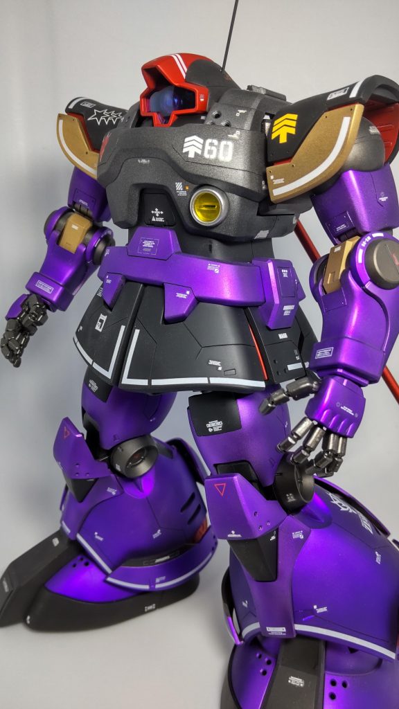 クリアパープルを使ったマットキャンディ塗装ですが、なんだかマジョーラカラーっぽくなりましたね。また一つ勉強になりました。