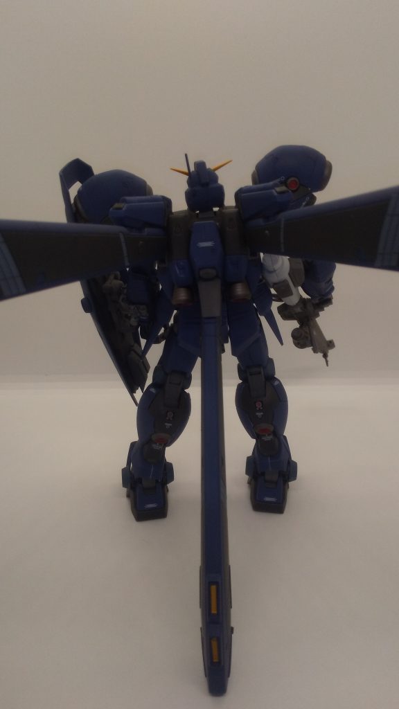 バック。ちょっと左に歪んでますね。