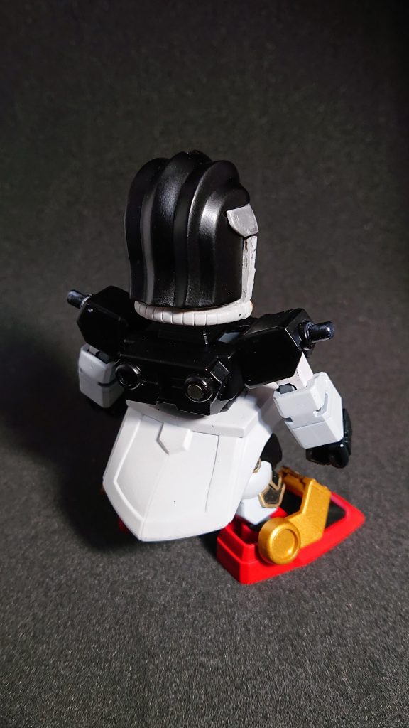 バックスタイル1脚の塗り分けまじで拘りました。チラリズムでかっこいいよ剣聖!