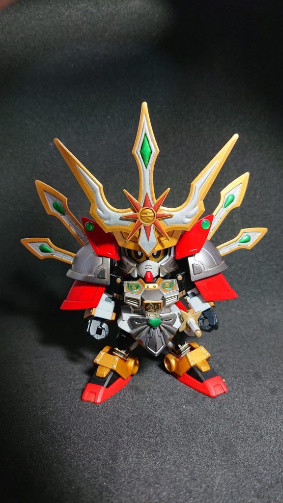 《剣聖の鎧》武装形態七星天剣流の継承者に剣聖頑駄無の名と共に受け継がれる鎧!やはりレジェンドBBは素晴らしい。旧キットの鎧兜をほぼそのまま組み込んでも違和感がないのがいい。