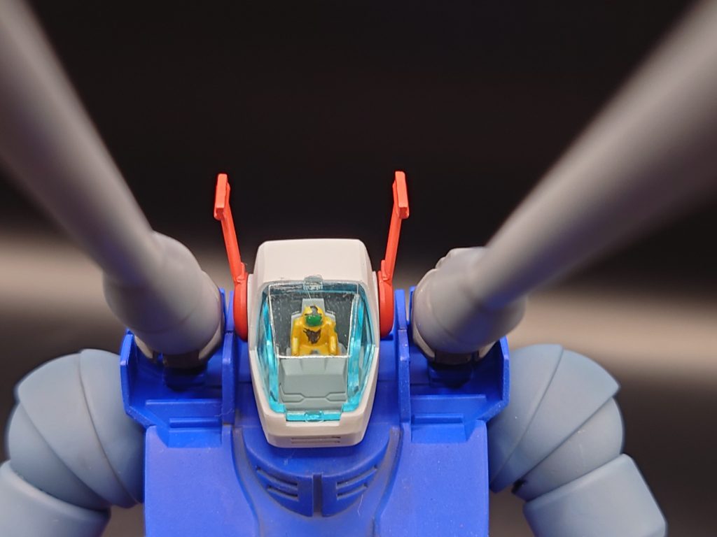 パイロットもなんとなく塗ってみました