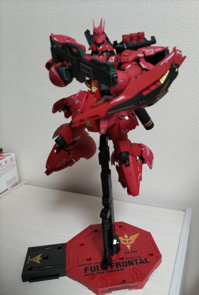 フロンタルの台座にて😅