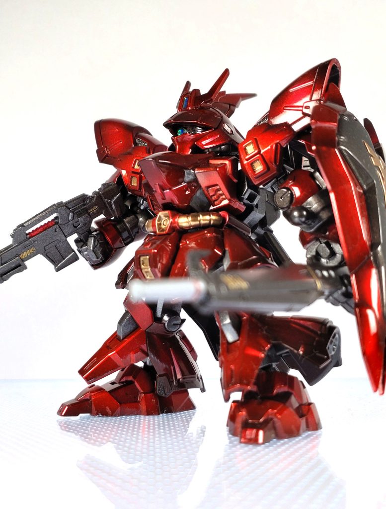 モノアイと頭頂部センサーはメタリックテープの上にUVレジン。