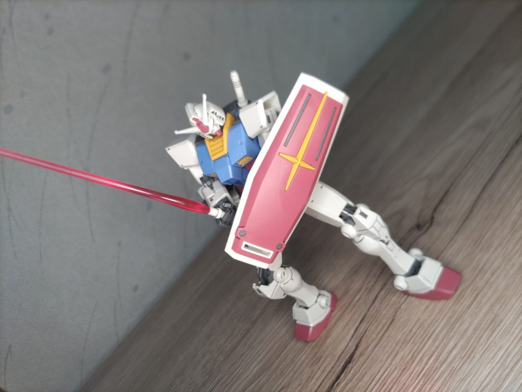 稼働域もかなりいいがやっぱり足の安定感は低め。ベタ足じゃないから仕方ないか。