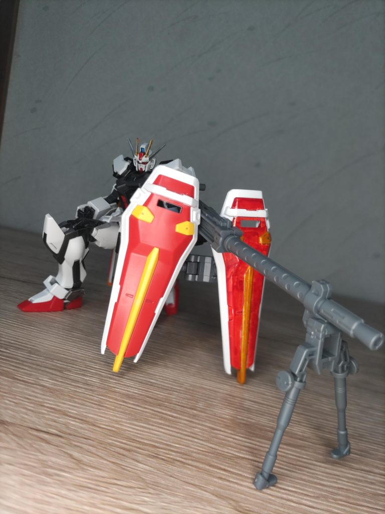 通常戦闘では全面にシールドを展開して遠距離を主目的として使用。