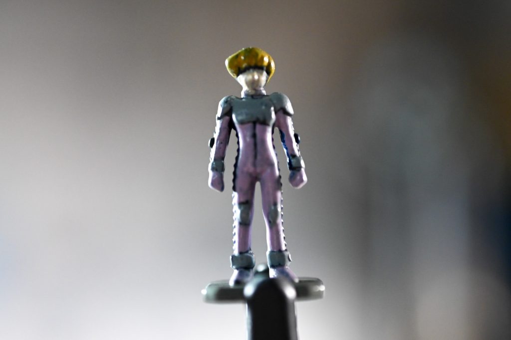 トビア・アロナクスネットでいくら探しても背中のカラーイラストが見つからず、(原作は白黒)背中側は雰囲気で塗ってますw