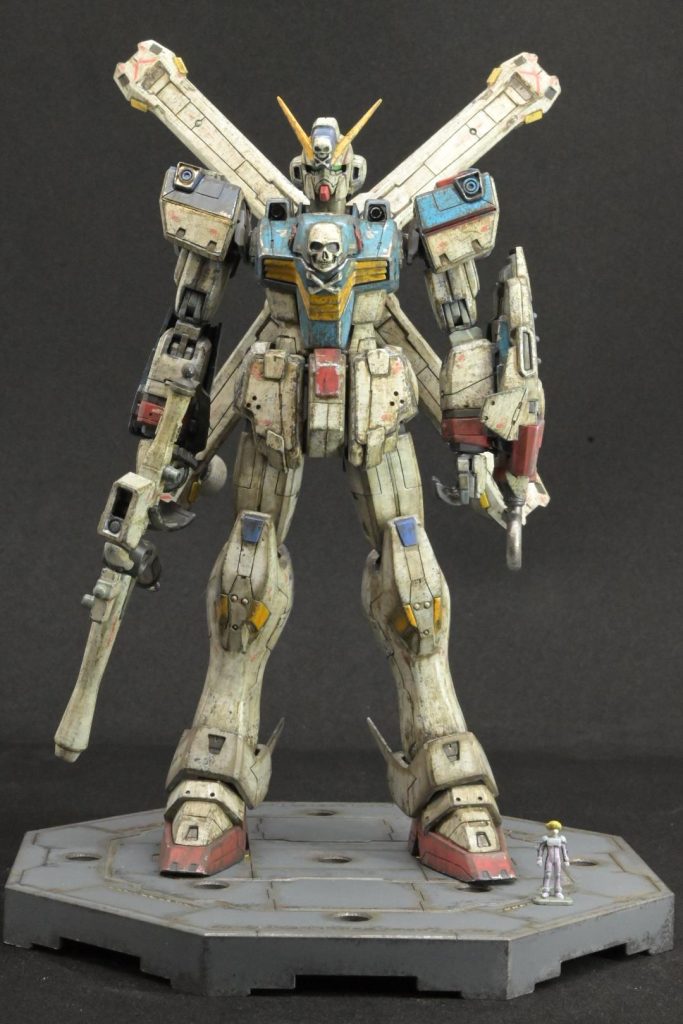 正面素立ちです。小型化した第2期MSといっても、MGなので色々ディテール追加してます。RGならやらなかったかもしれませんw