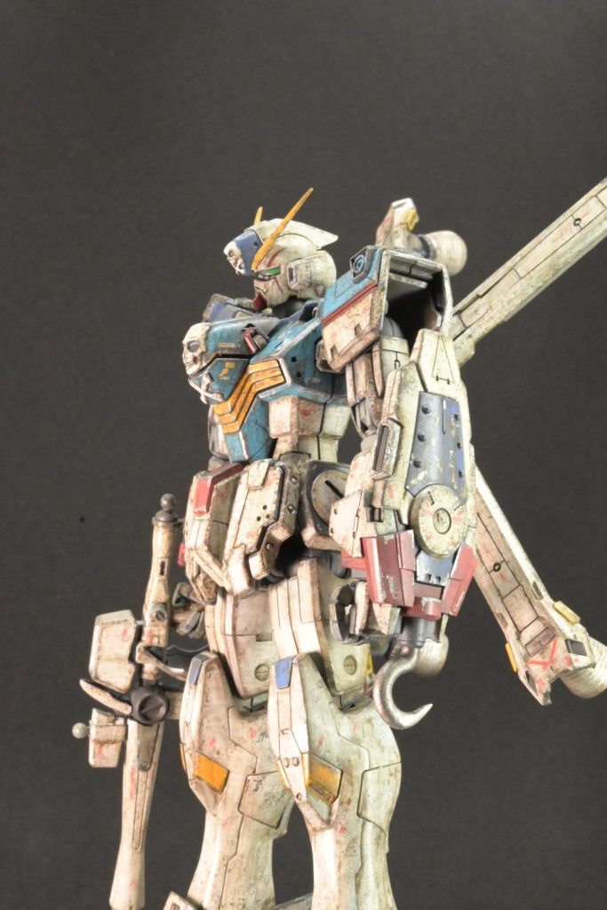 フックシールドを含め、各所にハゲチョロ塗装を加えています シールドにはディテールも色々追加してみました