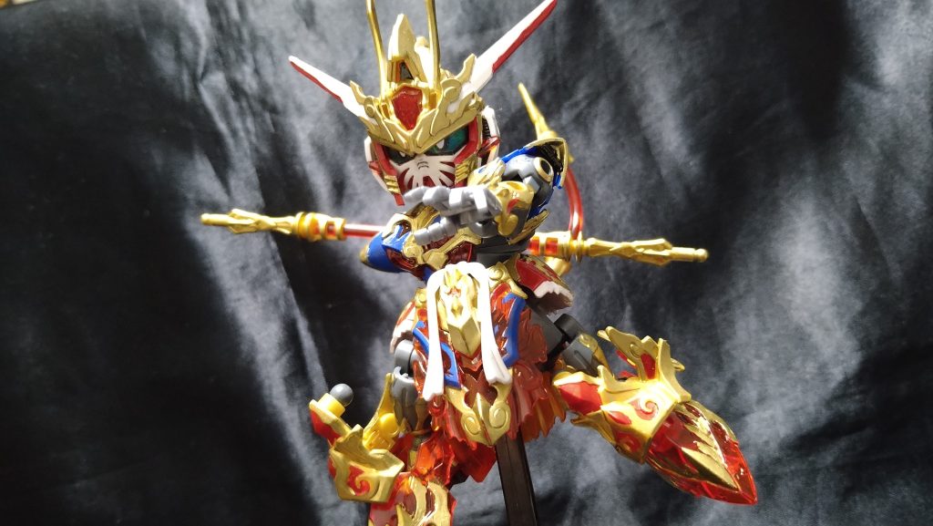 左手をシーザーレジェンドのにしてやると動きのあるポーズって感じ?もう少し如意棒長くしてみてもいいかなと思いますね。最遊記の悟空が使ってた如意三節棍とか作って持たせたい!今回目はカラーコピー