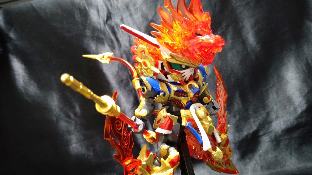 目をカラーコピーにしたので、PCで編集してこの向きでこっち向いている目を作るつもりでいます(いつになるやら)