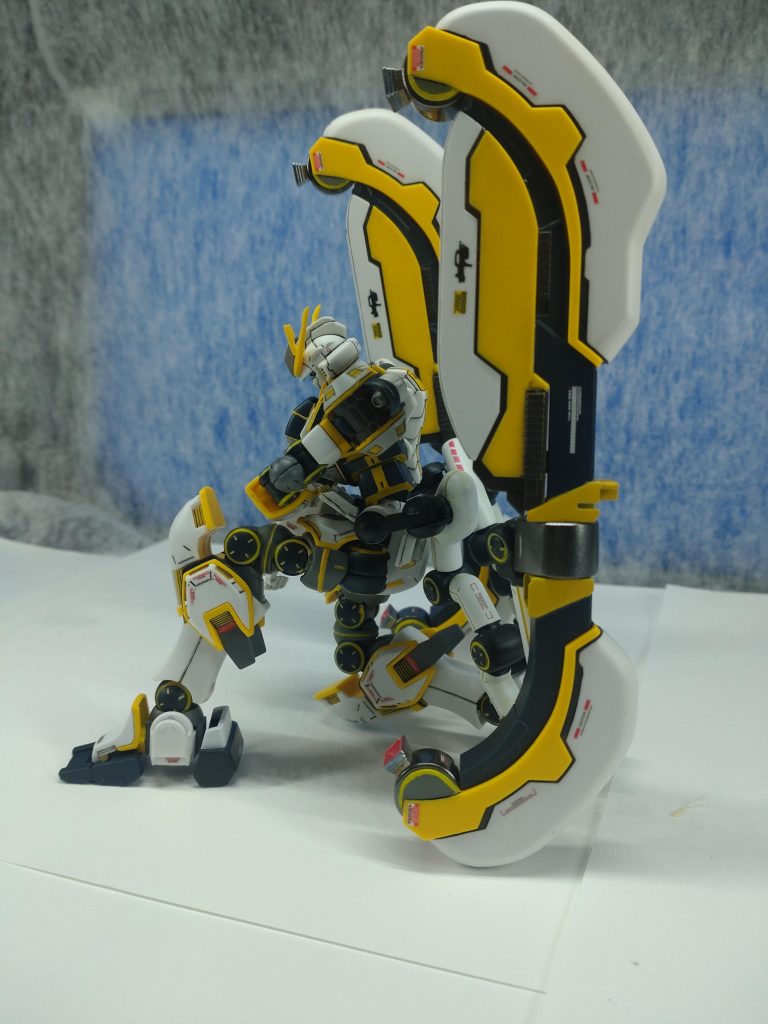 アトラスガンダムのこのポーズは定番ですよね!