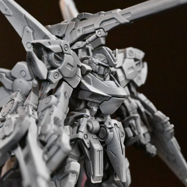 ベース色の白色を塗装ガンダムの白色はすごい重要だけど塗料を買い足せるスペースは部屋にないので手持ちの白色を消化するガイアカラーNo.001 ピュアホワイトMr.COLOR GX100 スーパークリアーIIIを混ぜて半透明のホワイト？を作って吹いたクリアホワイト？聞いたことないなと思ってしらべたらガイアカラーNo.050がクリアホワイトだそうですへーしらなかった２日前、黒サフ1500　（黒立ち上げ）１日前、白サフ1500　（カラーモジュレーション）今日　、白色　　　　（ベース色）普段の流れでBlack&Wthiteにしたけど白サフって意味なかったですか？ （4枚目）