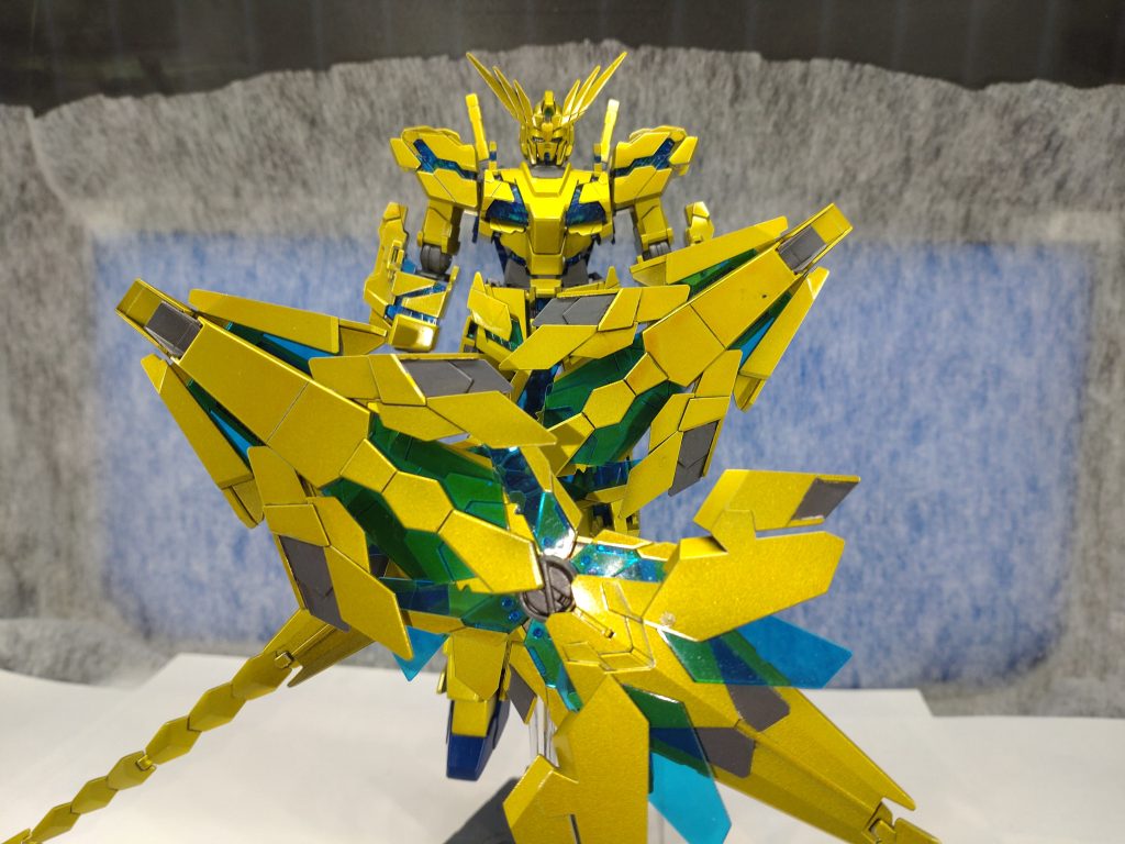 過去にupしたクシャトリヤをキャンディ塗装をする為の練習用としてフェネクス君に生贄になってもらいました！