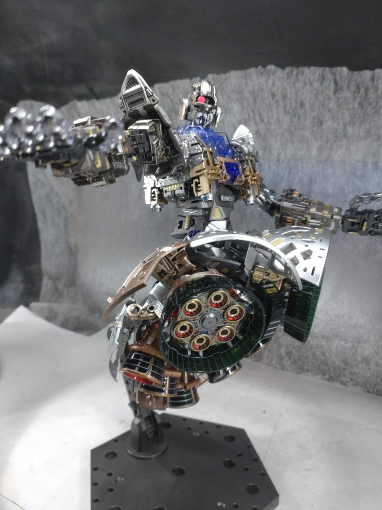 内部フレームは全塗装して出来る限り塗り分けました。クリア外装は水研ぎとコンパウンドで磨き（ これらが一番大変でした！)最後にクリアーを吹いて透明度を上げてます!最後までご覧いただきありがとうございます!