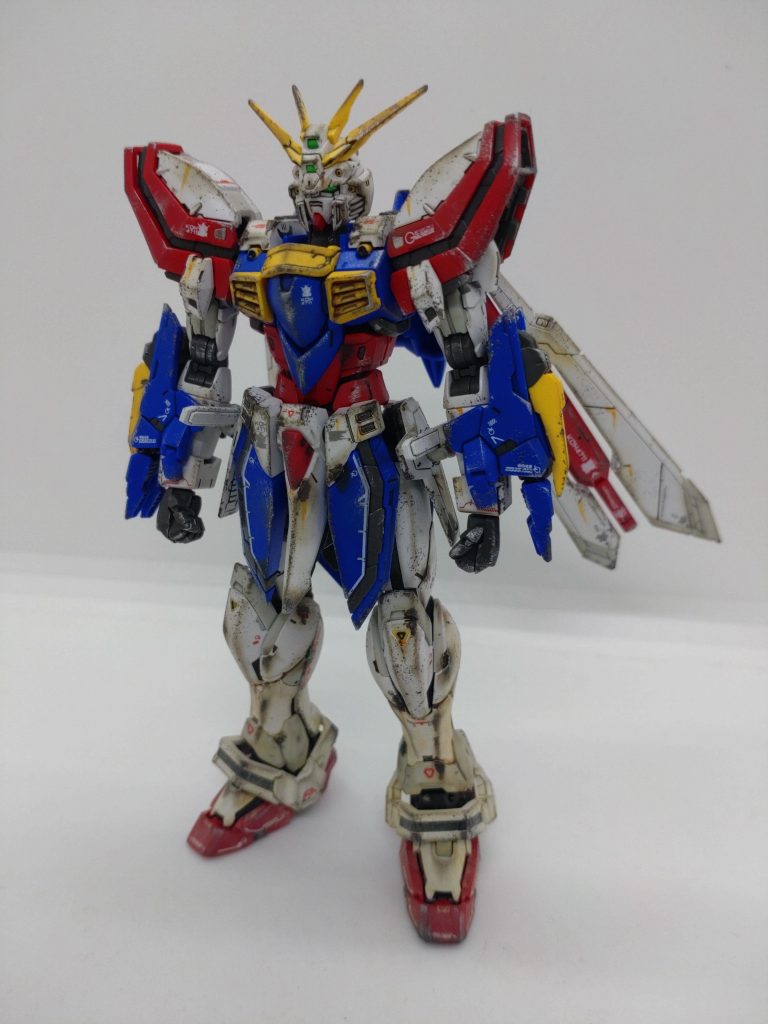 汚し後、イメージはマスターガンダム戦後でしょうか。スミ入れ、デカール貼り、艶消しコート、ウェザリングマスター、リアルタッチマーカー、スポンジチッピング、ドライブラシの順で汚しています。やはり汚れたファイター、マシンは美しい✨️