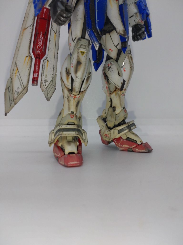 足回りだけにウェザリングカラーのサンディウォッシュを追加。ほんのり砂埃でコーティングされています。