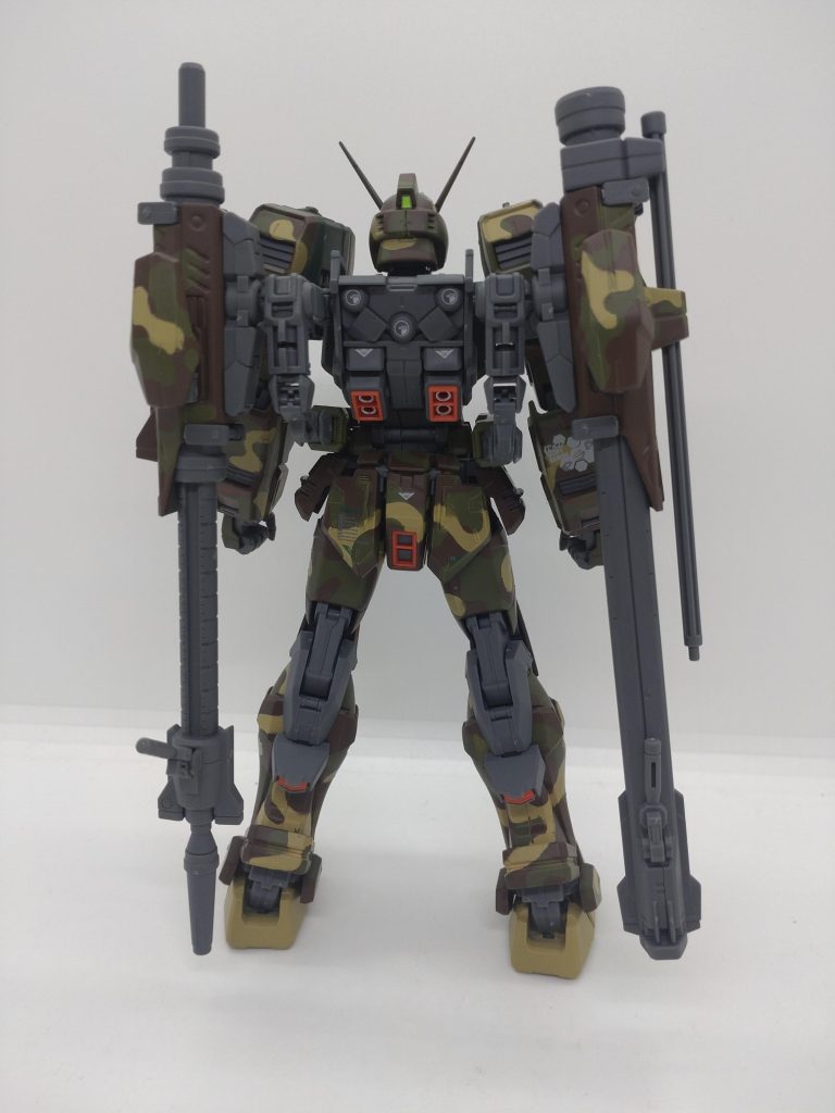 本当は銃身も塗装しようと思ったのですが、この銃身スライドするので、「 あっ、これ一瞬で逝くな・・・」と判断し、諦めました。