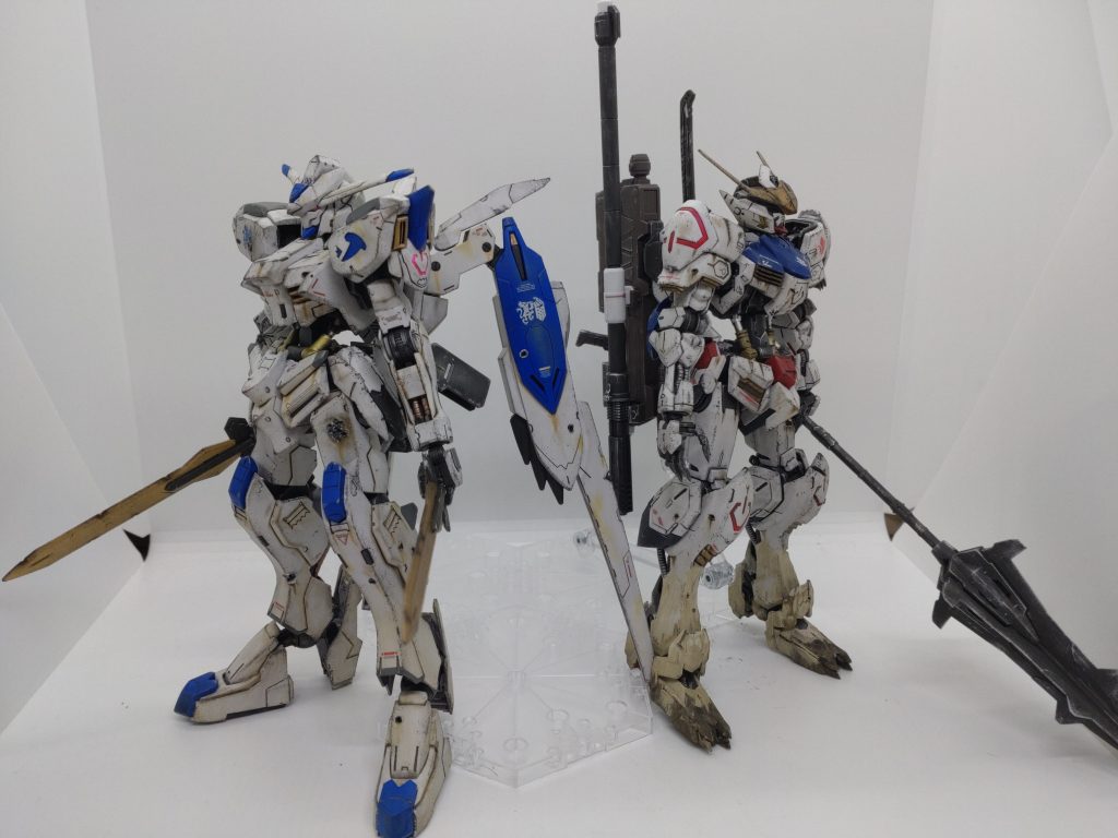 過去作のバルバトスとツーショット来年にはMGのヴィダールが発売するみたいなので、なんとしても手に入れたいところです。ご視聴ありがとうございました。